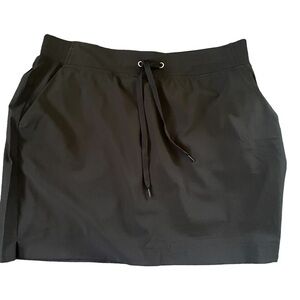 RBX SKORT SIZE L BLACK FRONT POCKETS NWT